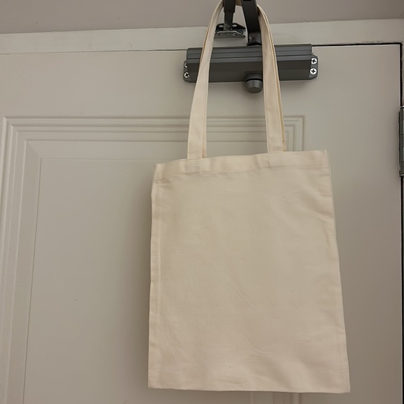 Custom made tote bag 😍Host-Pick! - Picture 2 of 2